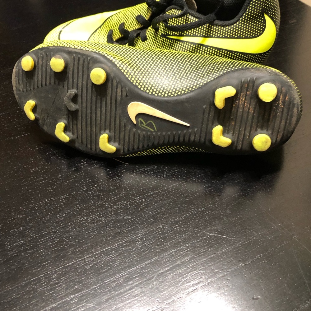 Nike Kids Neon Green and Black Sports Soccer Cleats - Picture 8 of 13